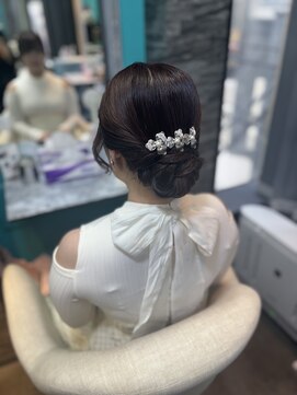 リエラ 新宿(RIERA) タイトシニヨン