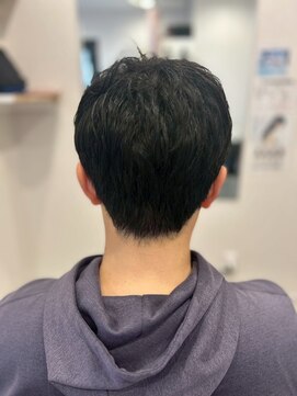 刈り上げすぎない大人メンズショート