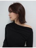 ミディアムボブ　顔まわりレイヤー