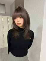 天神美容室&nbsp;海外レイヤーカットハッシュカットオリーブグレージュ