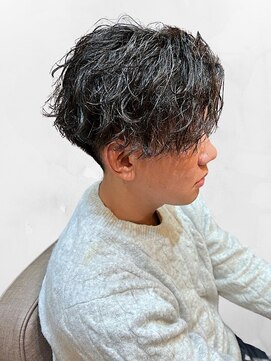 ユニバーススイート(UNIVERSE.suite) 刈り上げ×スパイラルパーマ