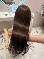 ロエ(LOE) ナチュラルベージュレイヤーカット顔周りレイヤーブリーチなし