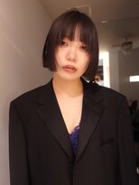 フォークロア 本店(Folk Lore) 角を残したボブ