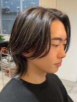 エリマ 横浜西口(elima)&nbsp;細めハイライトのセンターパートウルフ◎