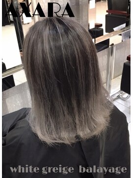 アザラ(AXARA) 【AXARA 海老名】ホワイトグレージュ・バレイヤージュ