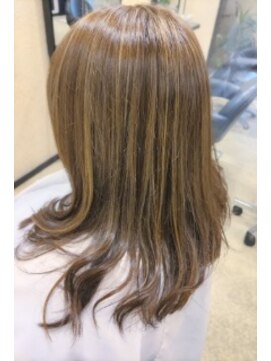 エイチ エアー ダヴ H air DAV調布北口 白髪ぼかしハイライト　シアーベージュ