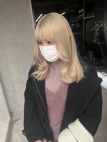 ヴァンシィー(VANCY) girly white blond