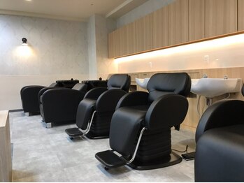 シエルビジュー 弘前店(CIEL bijou)の写真/提携駐車場ありのアクセスしやすい立地に居心地の良い店内★通いやすいプチプラメニューも自慢です♪
