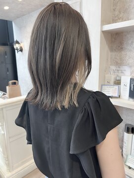 キャアリー(Caary) 福山市美容室Caary切りっぱなし外ハネセミディーインナーカラー