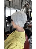 グレイヘアショート