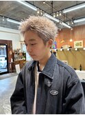 ホワイトグレージュスパイキーショートトリプルカラー眉毛カット