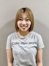 コム(com by neolive) 安藤 萌恵