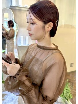 ジーナ 博多(Zina) カシスレッド×ミニボブ タイトアレンジ