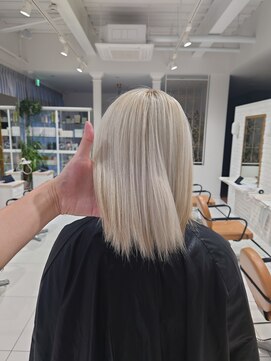 ルクール ヘアー プレジー(Le Coeur HAIR Plaisir) ホワイトブロンド