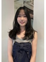 シータ(sheta)&nbsp;【表参道sheta小林】黒髪小顔レイヤーカットクラゲヘアー