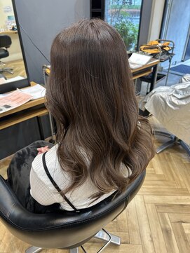 アルター(aL ter) ダークアッシュ/ミディアムレイヤーカット/鎌取店/市川いづみ