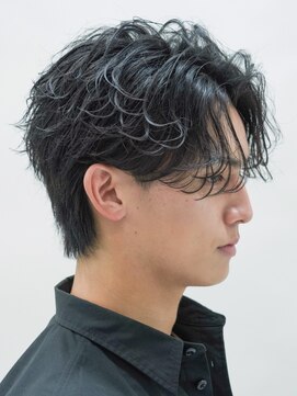 フィフス(fifth) 原宿フェザーショートメンズカットセンターパートネープレス