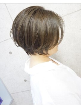 ヘアテリア リュウ 大塚(hair teria ryu) 明るめグレイカラーショートレイヤーボブ