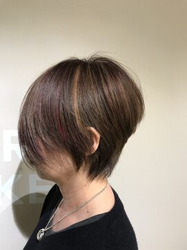 ビスヘアアンドメイク(BIS hair&make) ショート