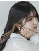 【上荒田店大人気のインナーカラーメニュー！】*インナーカラー×ケアブリーチ＋小顔カット*￥14600