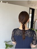 つやっとタイトな編みおろしヘアアレンジ