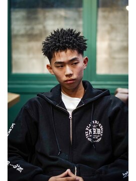 プロショップウェーブ セカンド(PRO SHOP WAVE II) スパイキーアフロ/原宿駅/メンズパーマ/針金パーマ/バーバー