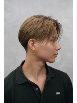 クロムトウキョウ ザ バーバー ネオン 新宿店(CHROM TOKYO the Barber ne/on) 毛流れセンターパート