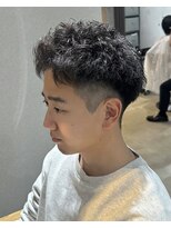 ブルニール 中崎町(BLEUNIR)&nbsp;ピンパーマ/アップバング/スパイキーショート