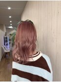 ピンクベージュ