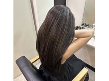 ルアナ(Luana)の雰囲気（ダークアッシュ×細ハイライト）
