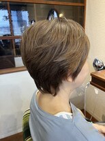 エルサフィロ キタハマ(el zafiro kitahama)&nbsp;30×40×50代×ベージュカラー×明るい白髪染め×ショートヘア