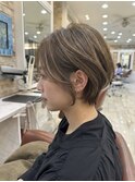 シアーベージュの大人ハンサムショート