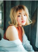 外ハネハイトーンボブ