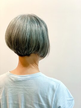 ピュアソウル(Pure Soul) ニューヨークドライカットで楽ショート×グレイヘア[渋谷]