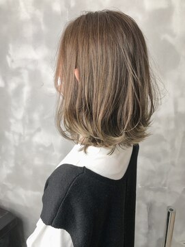 リュッカ(Lyuck) オイルでミディアムボブ