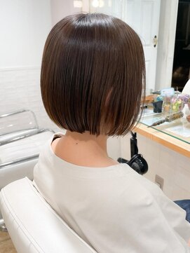 ネオリーブ チロル 横浜西口店(Neolive CiroL.) まとまり　艶感ボブ　アルティストカラー　白髪染め