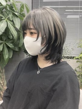 フレーム 博多店(FRAME) ホワイトアウターカラー×ウルフカット【福岡/博多】