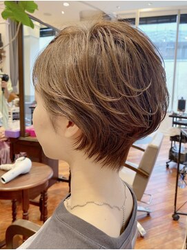 ビュートリアム 梅田(BEAUTRIUM) 大人可愛い/くびれヘア/顔まわり/ショートヘア/レイヤーカット