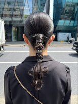 ピークアブー 原宿ハラカド(PEEK-A-BOO) ヘアセット 結婚式ヘア お呼ばれヘア ローポニー 編み下ろし