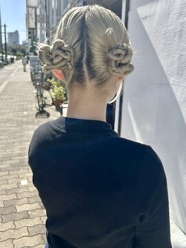 アルコイリスバイドールヘアー(ARCOIRIS by Dollhair) ベビーピンクぱっつん前髪ボブパーマホワイトピンク都島