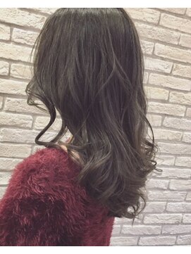 ラヴェ(LAWE.) グレイッシュのメルトカラー♪無造作ウェーブ♪