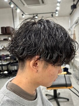 フゥ 宇都宮(FeU) メンズ波巻きスパイラルパーマシャドウパーマツイストパーマ緩め