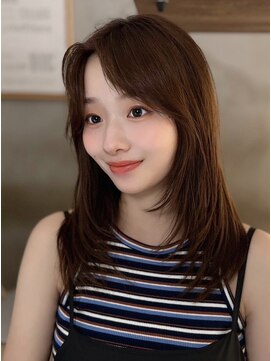 メゾンドムニ 恵比寿(Maison de MUNi) 大人可愛い艶髪カラーブラウンセミロングレイヤー