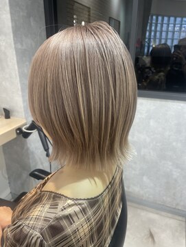 アロー(arrow) 切りっぱなしボブ×ベージュカラー【もえみ】