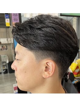 米澤理髪店(YONEZAWA)の写真/【藤崎/新規様大歓迎】清潔感UPの洗練されたビジネスヘアはお任せ◎第一印象を決めるプロの顔剃りも人気!