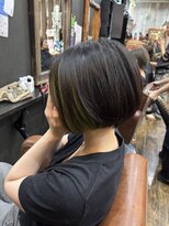 ミュー(m)&nbsp;ピンク×ライトグリーン インナーカラーボブ