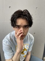センターパート波巻きスパイラルパーマコンマバング無造作パーマ