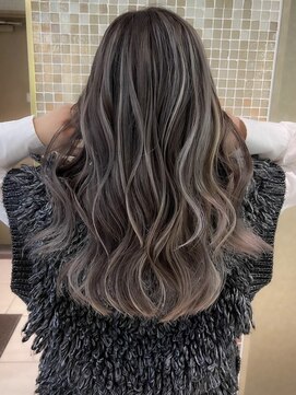 ヨロ 小岩(YOLO) ハイライトカラーミルクティーベージュケアブリーチダブルカラー