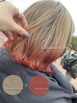 アチーブリス(achieve Liss) 外ハネショートビビットカラー×ブロンドハイトーンダブルカラー