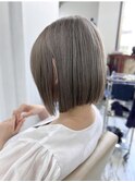 ハイトーングレージュ